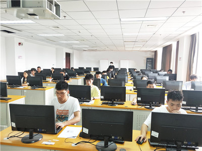 1+X Web前端開(kāi)發(fā)職業(yè)技能等級(jí)證書(shū)中級(jí)考試順利舉行，助力計(jì)算機(jī)網(wǎng)絡(luò)開(kāi)發(fā)與服務(wù)人才培養(yǎng)